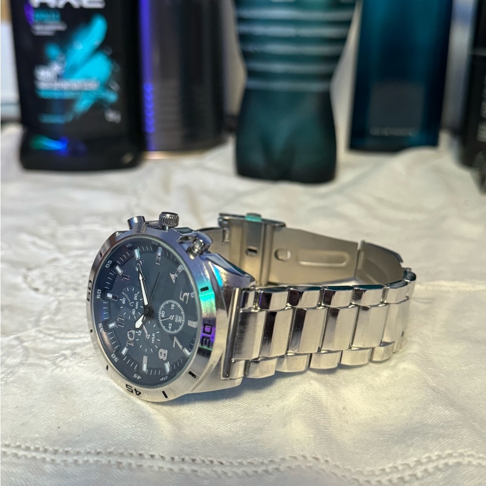 Brand New! Quartz Accuracy Steel Watch